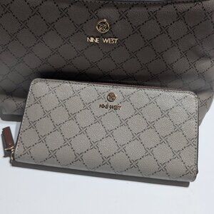 Authenticated Nine West Sierra Triple Crossbody W/Matching Wallet